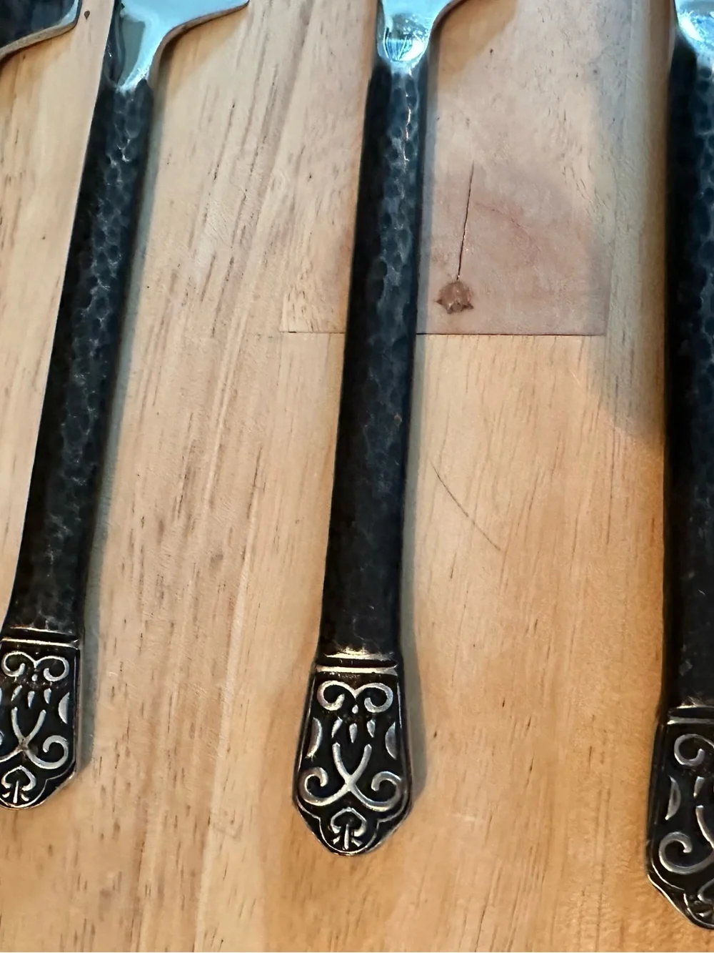 Gourmet Settings AVALON Stainless Hammered GS 18/10 Flatware4 Butter Knives